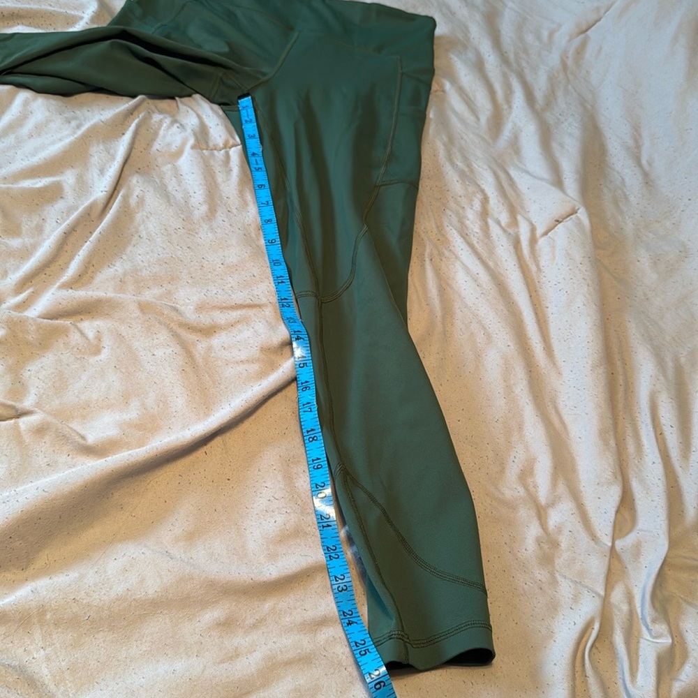 ZYIA Pocket Light n Tight Hi-Rise 7/8 24” legging size 6-8 - Picture 7 of 8